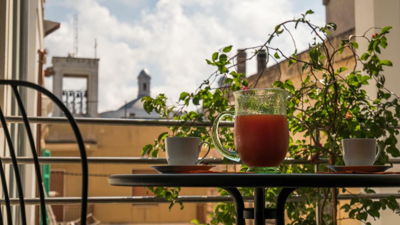 Bed and Breakfast Il Vicoletto Полиньяно-а-Маре Экстерьер фото